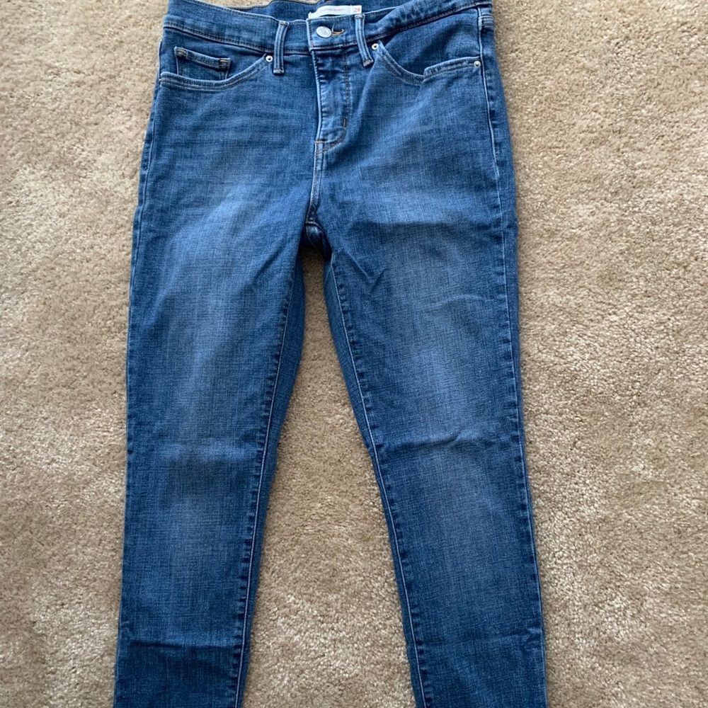 Levi’s shaping skinny Jeans